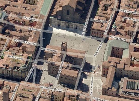 Bologna-piazza-Maggiore-veduta-aerea