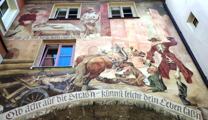 Burghausen Baviera affresco murales