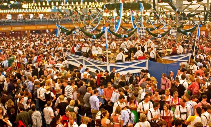 I Tendoni E Gli Stand Dell Oktoberfest Monacobaviera Com